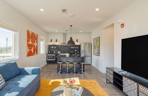 Historic Edgefield Apartment | Carter #205 by AvantStay | 4BR + Balcony