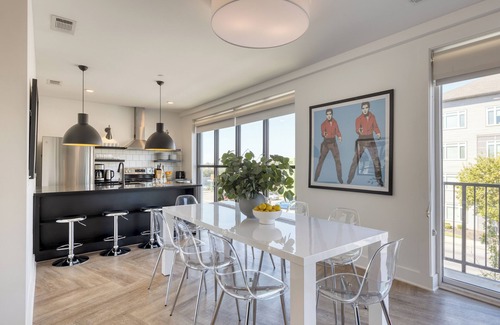 Historic Edgefield Apartment | Carter #401 by AvantStay | 4BR + Balcony