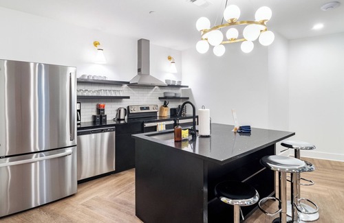 Historic Edgefield Apartment | Carter #406 by AvantStay | Mins to Downtown