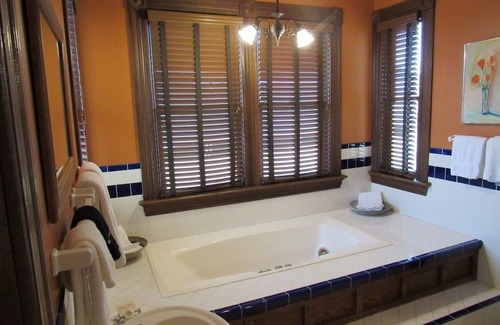 Downtown Hotel | Carter House Inns