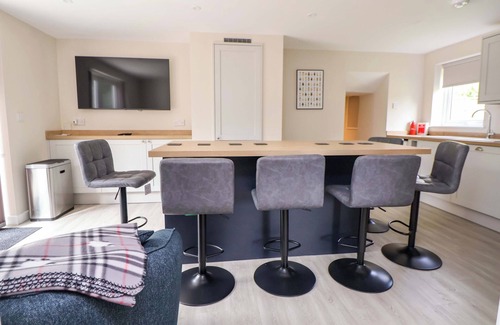 Treffynnon House | CARTREF, pet friendly, with a garden in Holywell