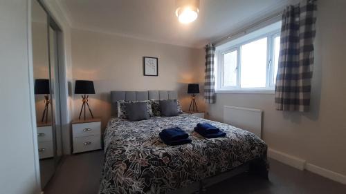 Rosyth Apartment | Carvetii - Clark House - Spacious ground floor flat