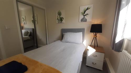 Rosyth Apartment | Carvetii - Clark House - Spacious ground floor flat