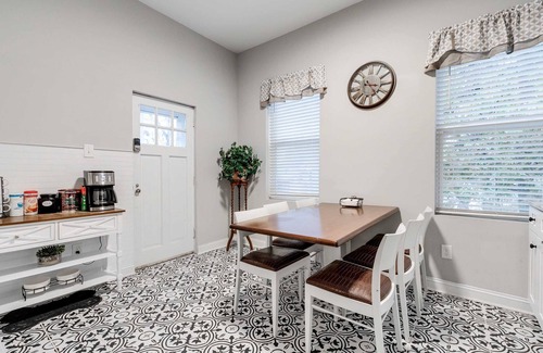 Museum District Apartment | Carytown Home/Fenced Yard/3 TVs/Family-Friendly