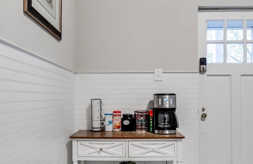Museum District Apartment | Carytown Home/Fenced Yard/3 TVs/Family-Friendly