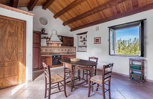 Santa Caterina Dello Ionio Marina House | Casa Iorana C: A characteristic and welcoming apartment located right on the beach, with Free WI-FI.