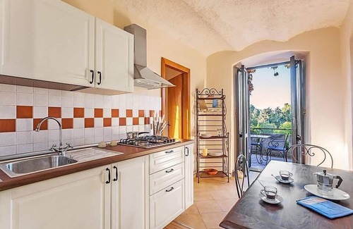 Santa Caterina Dello Ionio Marina House | Casa Iorana D: A characteristic and welcoming apartment located right on the beach, with Free WI-FI.