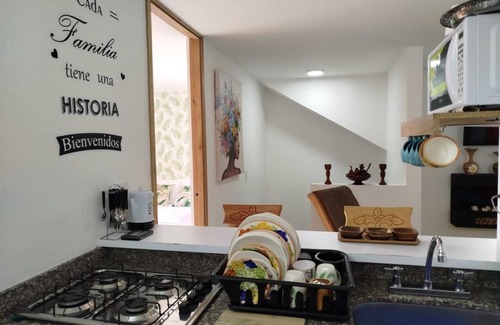 Guatape House | Casa a tan Solo 4 Minutos del Parque, Lleno de Naturaleza