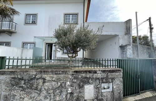 Monserrate House | Casa Aaron I Modern House near the City