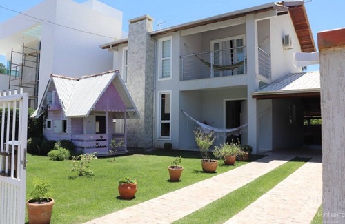 Zimbros House | Casa Aconchegante a Poucos Metros da Praia de Zimbros