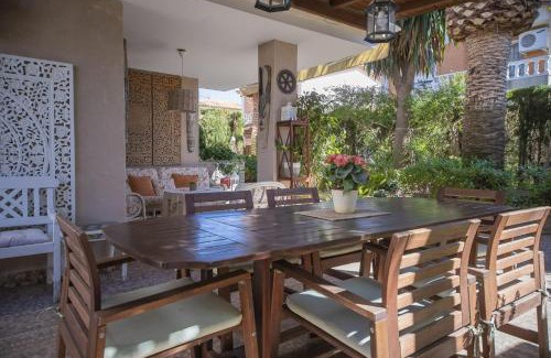 Salou House | Casa adosada con piscina comunitaria Solo familias no grupos de jovenes
