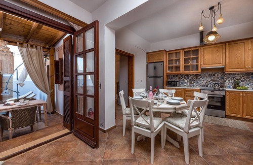 South Rhodes House | Casa Aestas