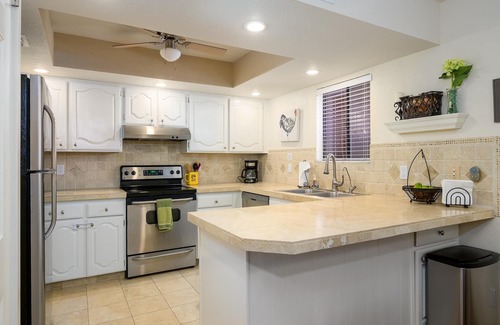 Paradise Valley Village Condo | CASA AGAVE-Anasazi-Stunning Condo overlooking Cactus Garden