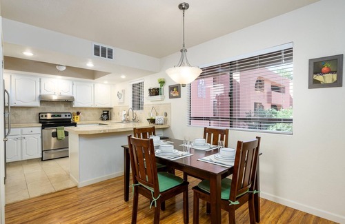 Paradise Valley Village Condo | CASA AGAVE-Anasazi-Stunning Condo overlooking Cactus Garden