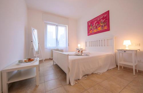 Ispra Apartment | Casa Al Caprifoglio 600m From Beach - Happy Rentals