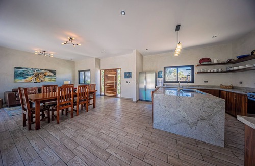 Todos Santos House | Casa Alas. New, Modern, Private Pool, and a Walk to the Beach!
