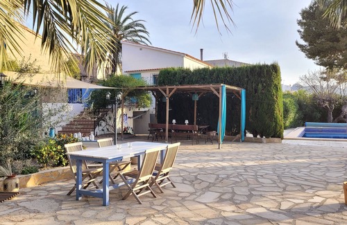 Orba House | Casa Alestelou is located in a small village just 20 min from the beach