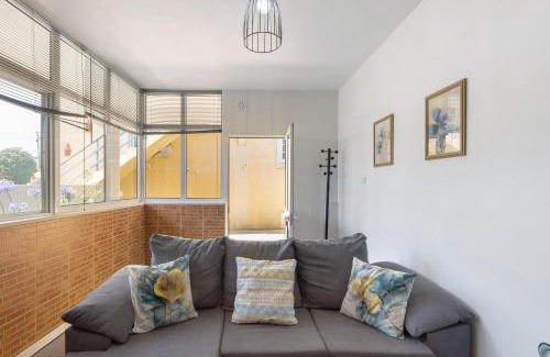 Ponte de Vagos House | Casa Amarela