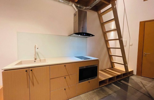 Hai Ba Trung Apartment | Casa Amarilla Boutique Apartment