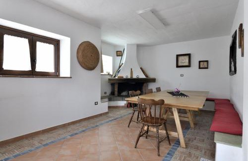 Arzana House | Casa Ami