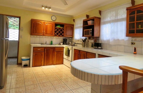 Valle Pura Vida House | Casa Amiga