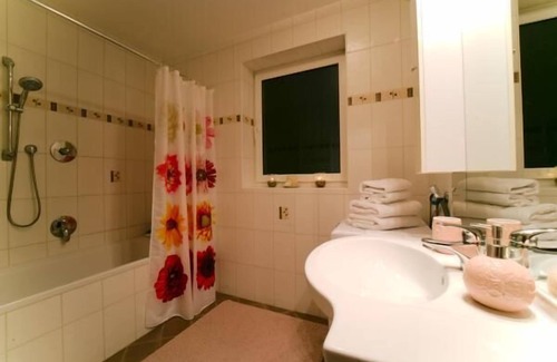 Bairisch Koelldorf House | Casa Ananda Wellnesshaus mit Pool, Sauna, Fitnessraum, Massage, Kosmetik