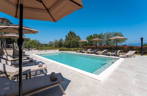 Drenje Villa | Casa Andrea a sea view retreat in peaceful village