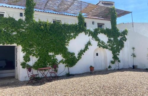 Cabeco de Vide House | Casa antigo Ferro Crucieira