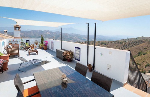 Cutar House | Casa Asilah, a serene 6-bed haven nestled in the picturesque village of Cútar,