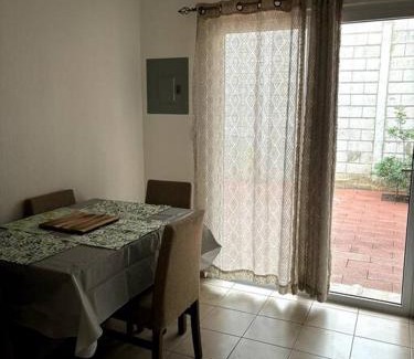 Coatepeque House | Casa Azaleah en Marsella