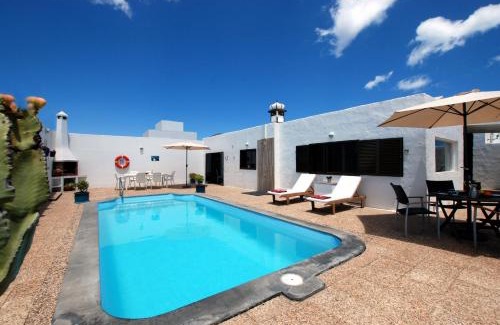 Los Cocoteros House | Casa Azmira del Mar
