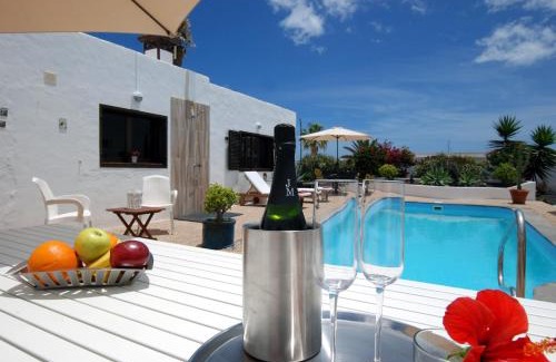 Los Cocoteros House | Casa Azmira del Mar