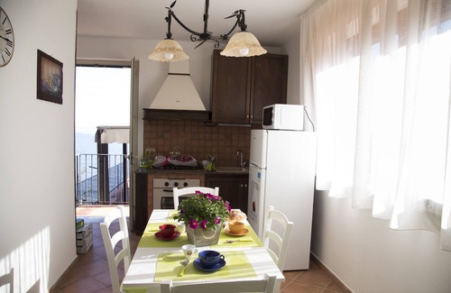 Capo Zafferano Apartment | Casa Azzurra allows you to admire the beauty of nature