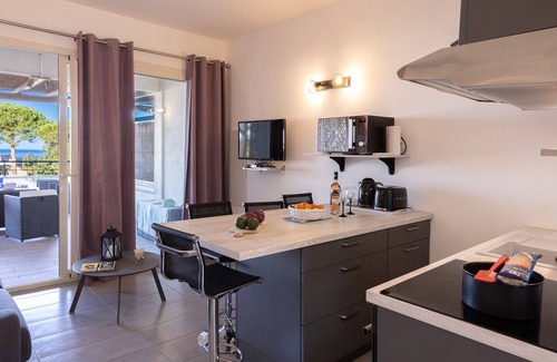 Marine de Saint Ambroggio Apartment | Casa Balanina, sea view apartment