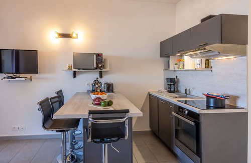 Marine de Saint Ambroggio Apartment | Casa Balanina, sea view apartment