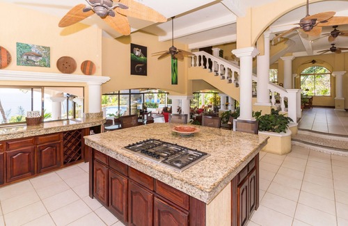 Manuel Antonio House | Casa Bella Vista- Home of Manuel Antonio's Most Famous View!