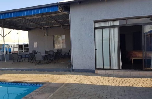 Windhoek West House | casa bem vindo Windhoek (8)