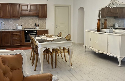 Monteforte d'Alpone Apartment | Casa Bianca, holiday home near Soave with garden, barbecue and small hydro pool