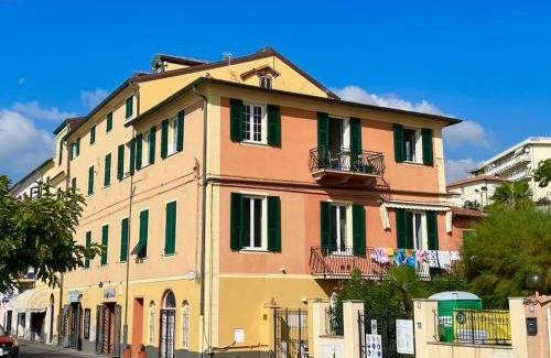 Santo Stefano al Mare Apartment | Casa Biondina