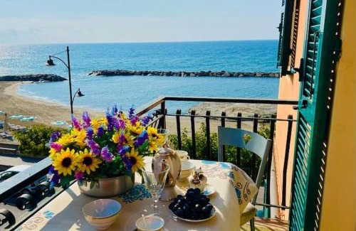 Santo Stefano al Mare Apartment | Casa Biondina