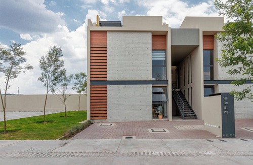 El Marques Apartment | Casa Biznaga by Cosmos Homes