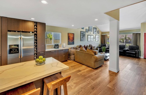 Ivey Ranch - Rancho Del Oro House | Casa Blackhawk family friendly huge open floor plan for your beach town getawayn