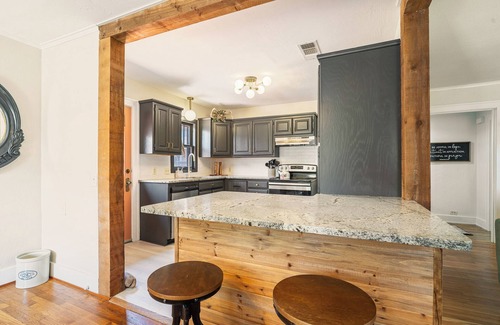 Canyon House | Casa Blanca ~ A Western-Cozy Retreat in the Heart of Canyon, TX