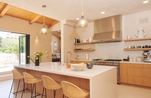Mission Canyon House | Casa Blanca Retreat Santa Barbara 10 Guests