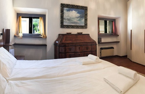 Bogliaco Apartment | Casa Bogliaco, on the old port of Bogliaco