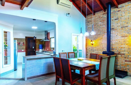 Bombas House | Casa Bombinhas with Jacuzzi and fireplace hosted by Gleison Jayme FotografiaBombinhas