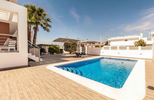 Puerto Marino Villa | Casa Bos Orange Wellness Luxury Entire Villa Jacuzzi & Pool Gran Alacant near Beach