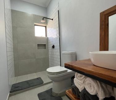 Hatfield House | Casa Bravo - Wanderlust