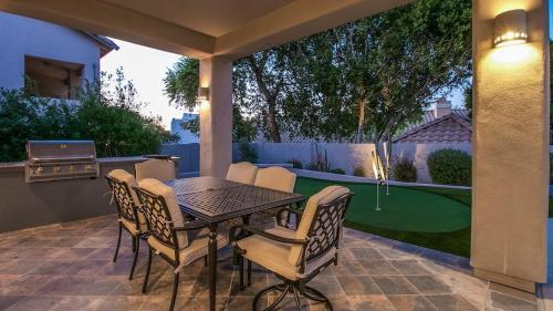 Paradise Valley Village House | Casa Buena - Luxurious Retreat w2 Masters and Views