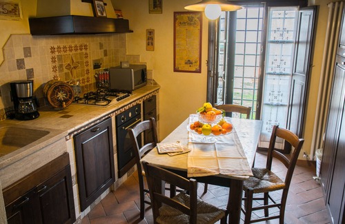 Quarrata Villa | Casa Buriano 6 persons in villa (2 apartments!) with private pool